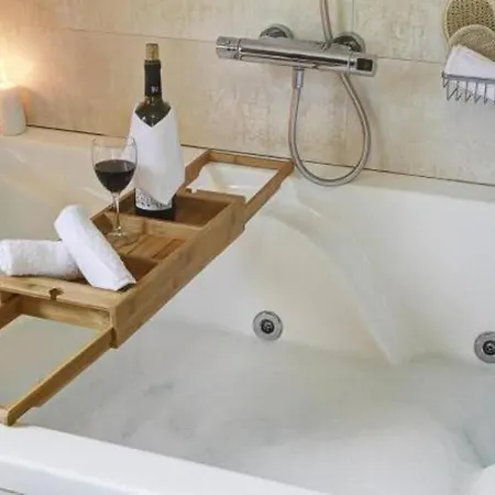 Rentitspain Grand Luxury Piscina & Jacuzzi Granada