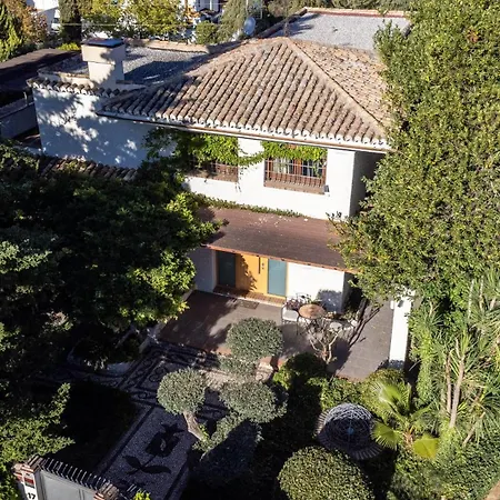 Rentitspain Grand Luxury Piscina & Jacuzzi Granada Villa *