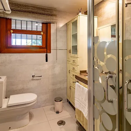 Rentitspain Grand Luxury Piscina & Jacuzzi Granada Villa *